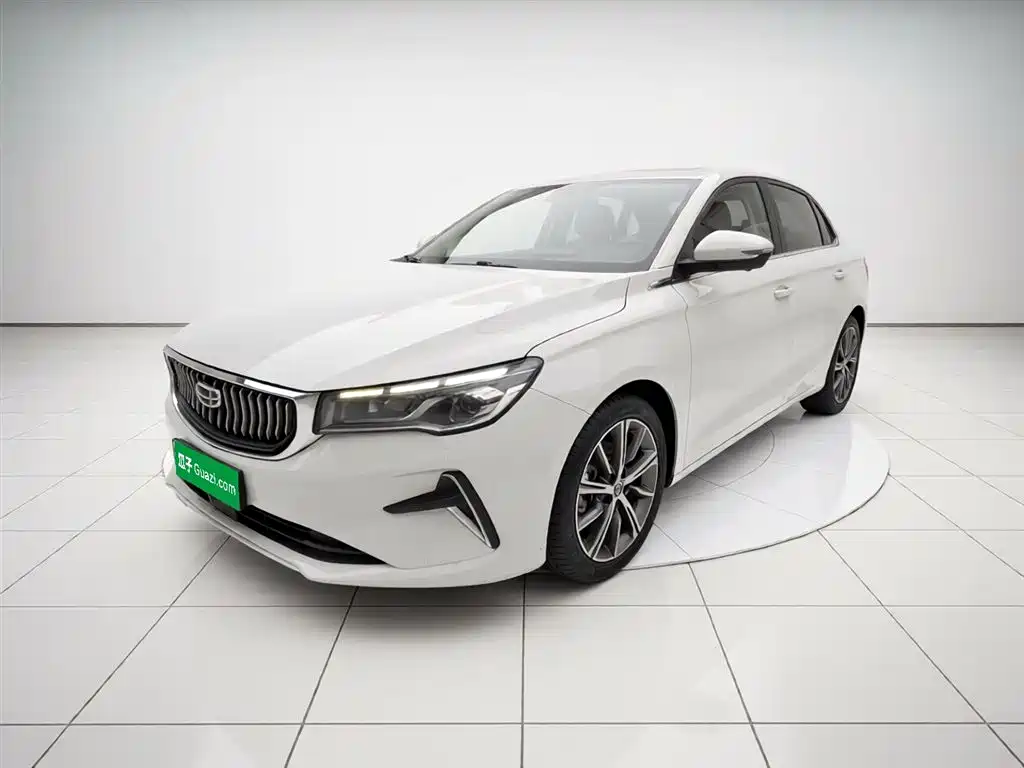 Geely Emgrand 2022