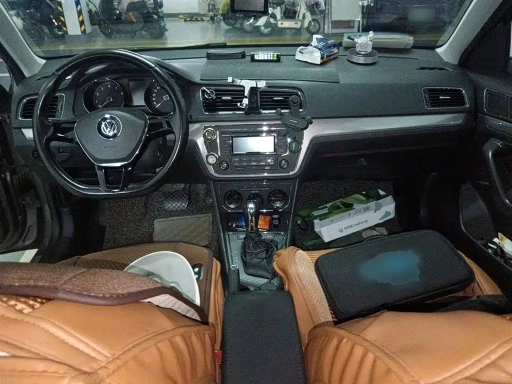 Volkswagen Lavida 2015 1.6L AT Comfort