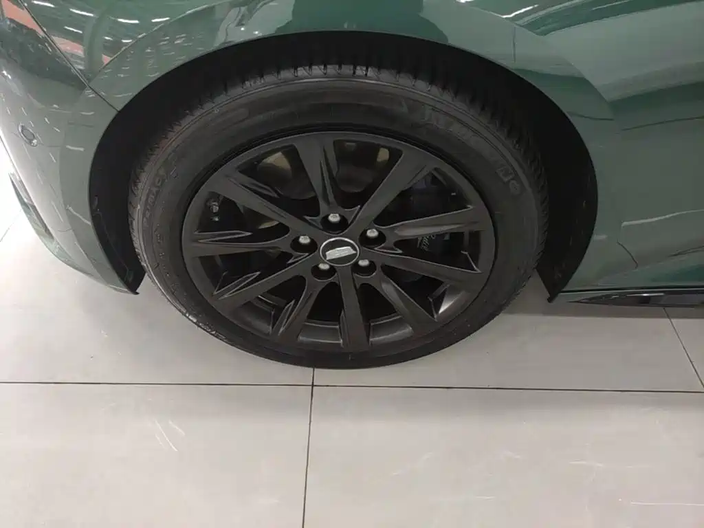Cadillac CT5 — миниатюра 23