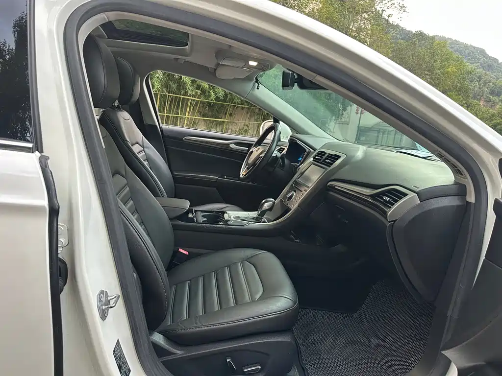 Ford Mondeo — миниатюра 10