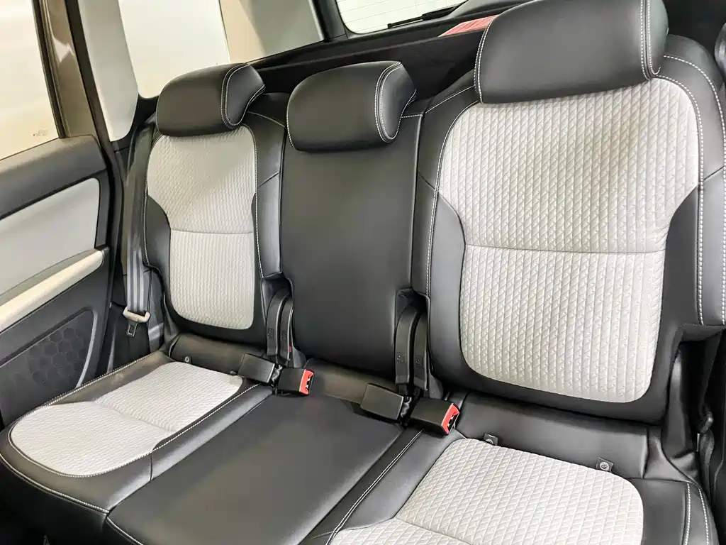 Skoda Yeti — миниатюра 18