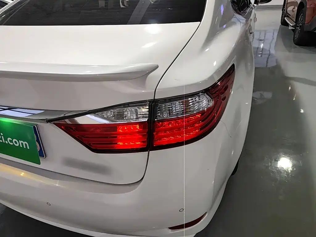 Lexus ES — миниатюра 8