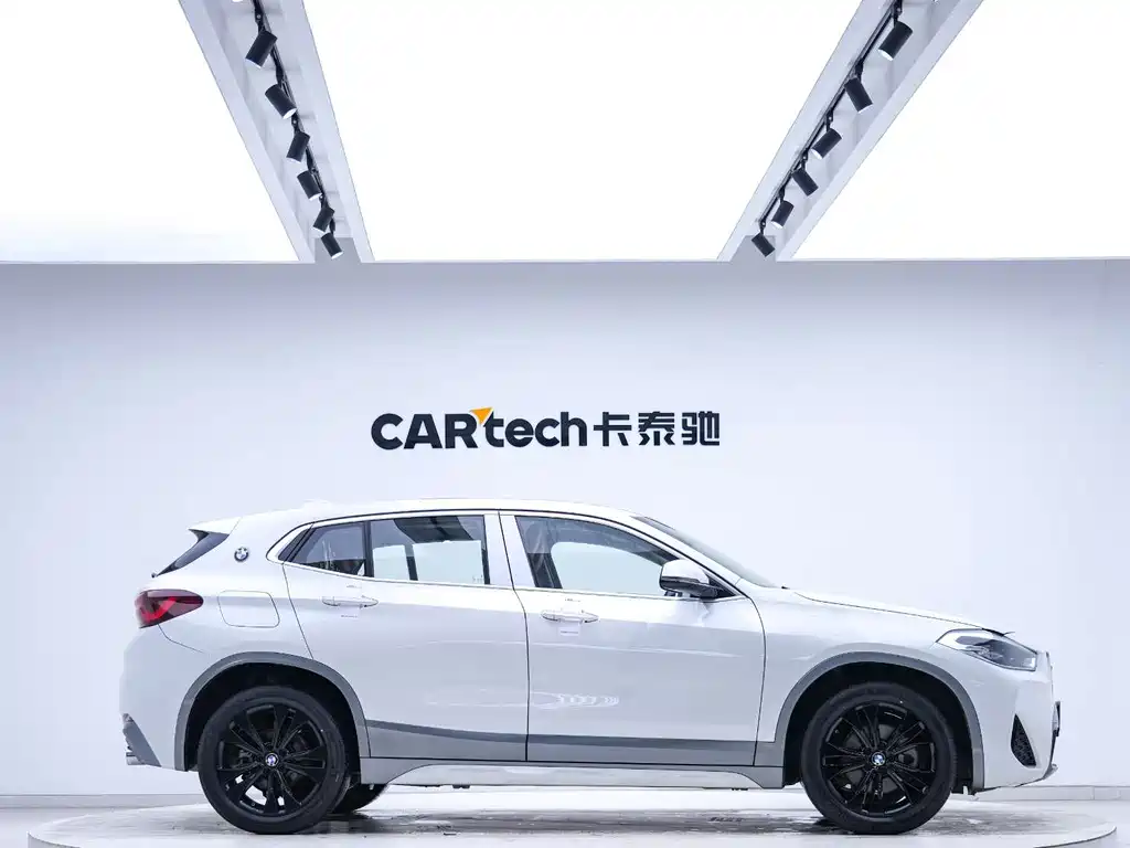 BMW X2 2021 sDrive20i M