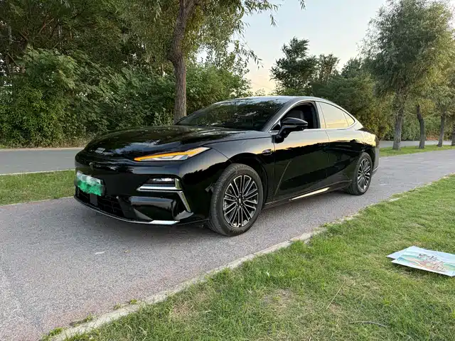2025 Geely Galaxy Xingyao 8