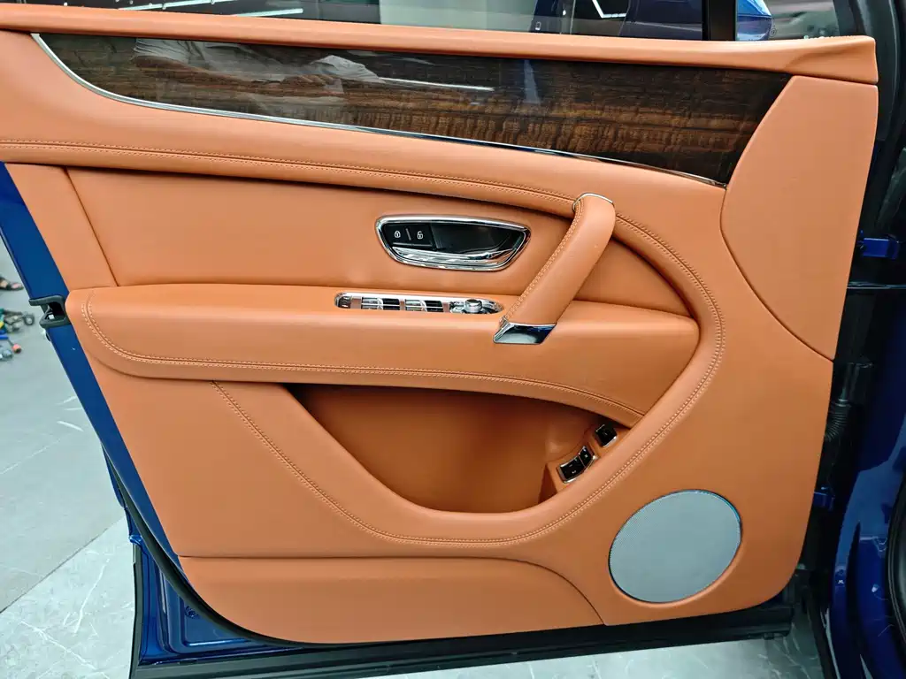 Bentley Bentayga — миниатюра 10