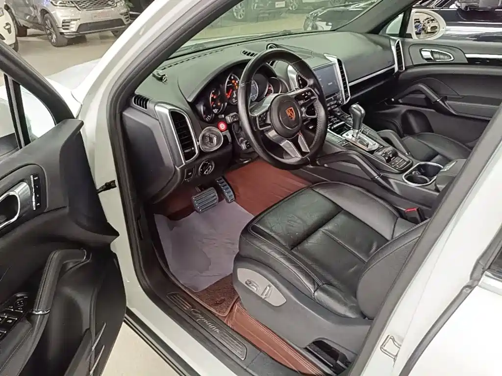Porsche Cayenne — миниатюра 16