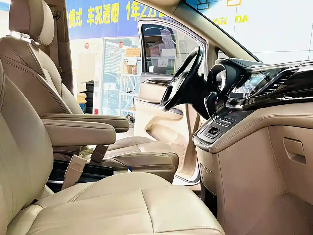 Buick GL8 — миниатюра 5