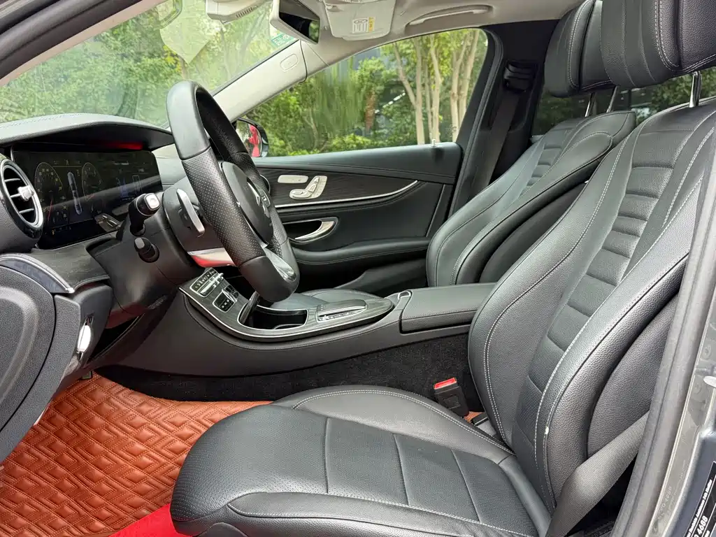Mercedes-Benz E-Class — миниатюра 7