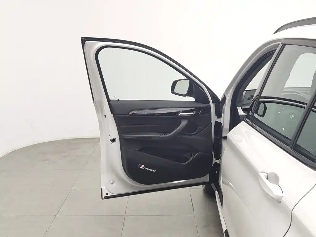 BMW X1 — миниатюра 8