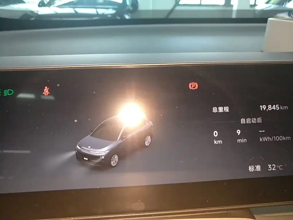 Leapmotor Leapmotor B10 — миниатюра 12
