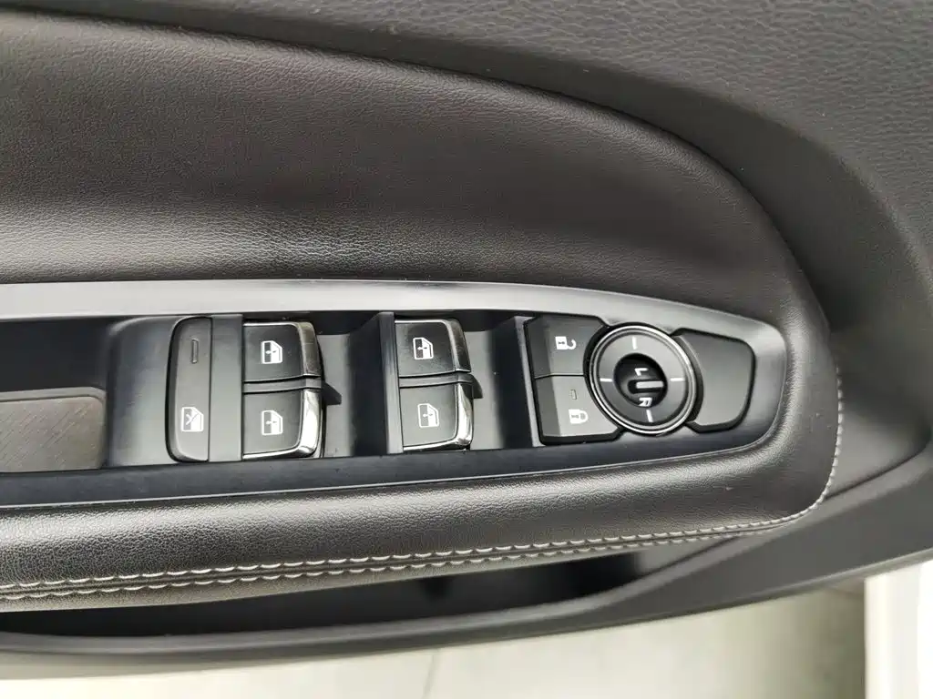 Ford Equator Sport — миниатюра 9