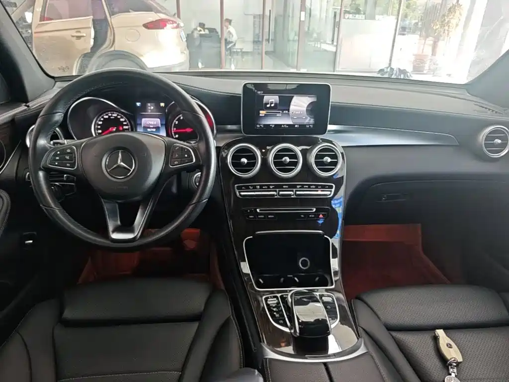 Mercedes-Benz GLC — миниатюра 10