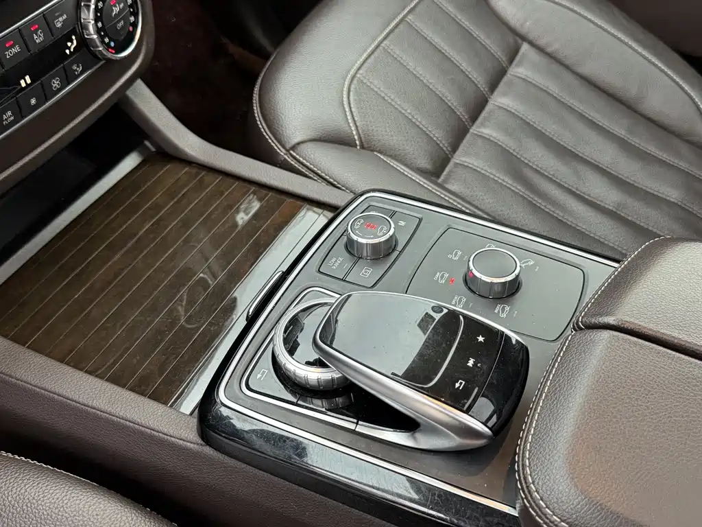 Mercedes-Benz GLS — миниатюра 7