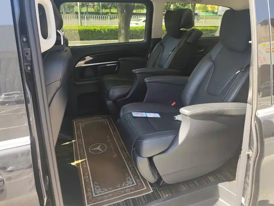 Mercedes-Benz V-Class — миниатюра 11