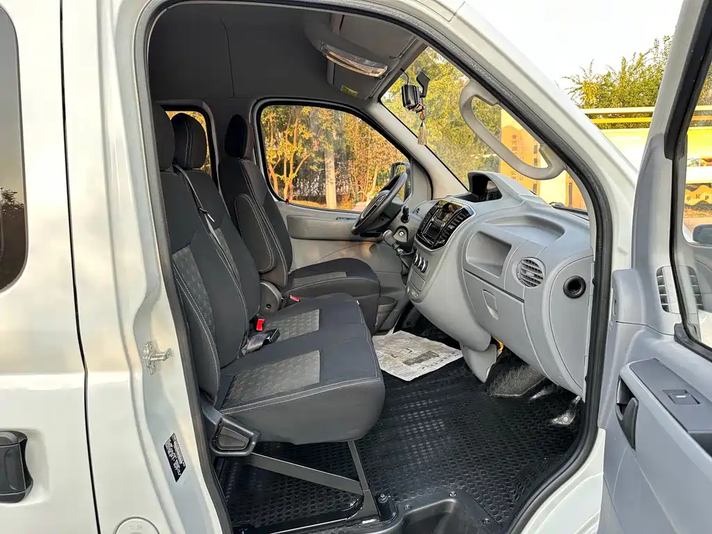 MAXUS V80 — миниатюра 10