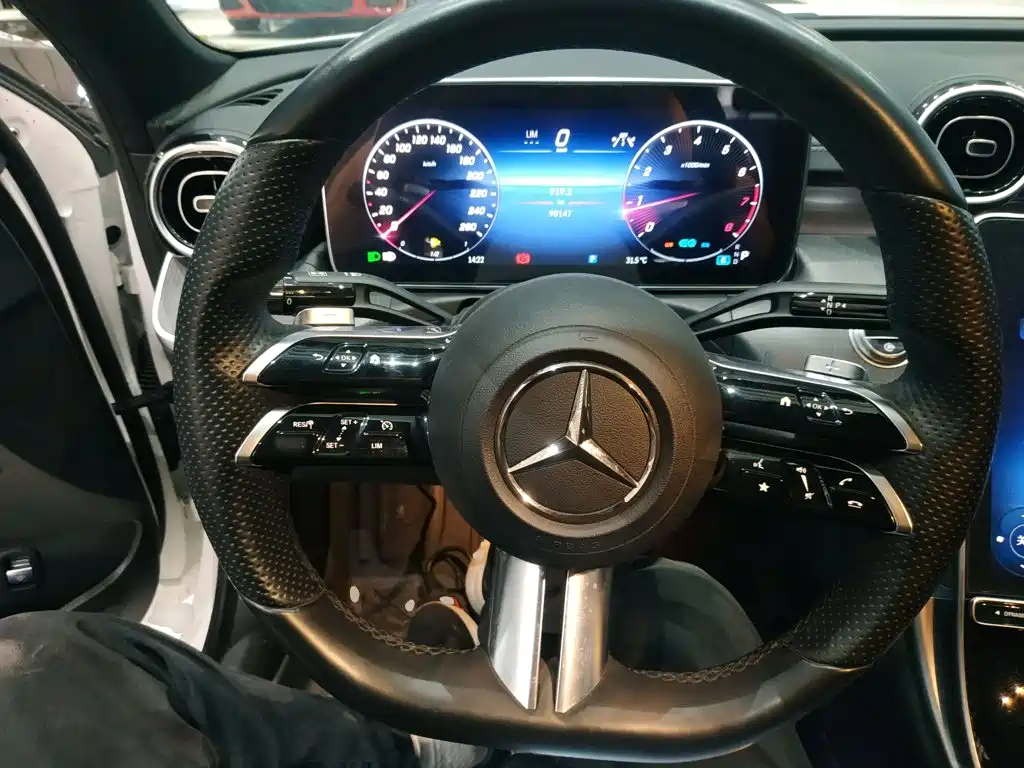 Mercedes-Benz C-Class — миниатюра 11