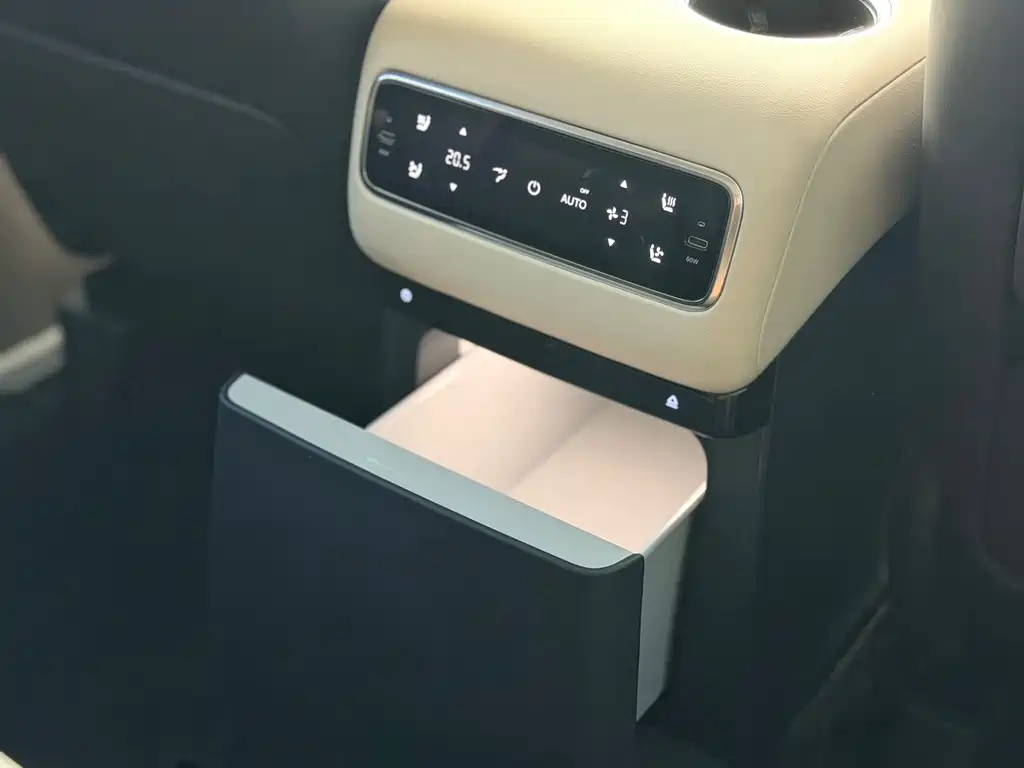 Li Auto Li MEGA — миниатюра 27