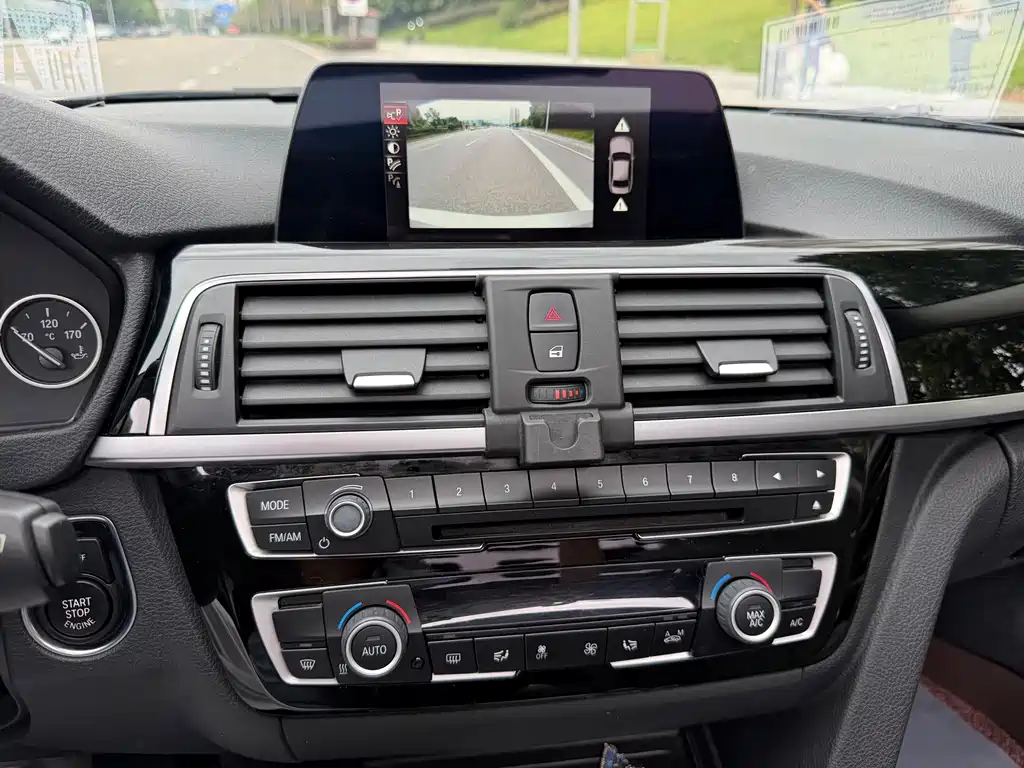 BMW 3 Series — миниатюра 13