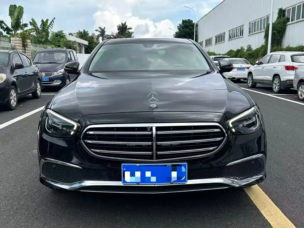 Mercedes-Benz E-Class — миниатюра 2
