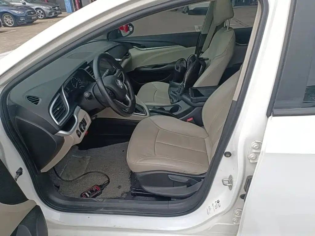 Buick Excelle — миниатюра 15