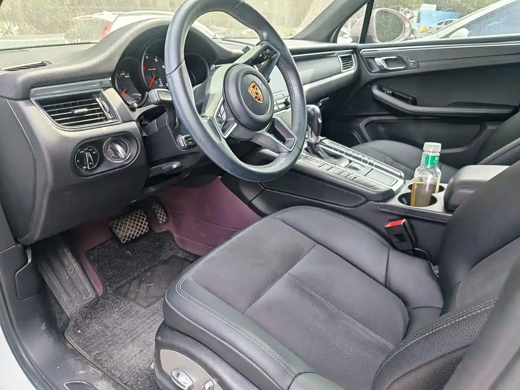 Porsche Macan — миниатюра 9
