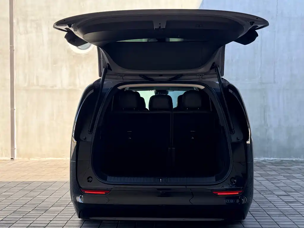 Li Auto Li MEGA — миниатюра 15