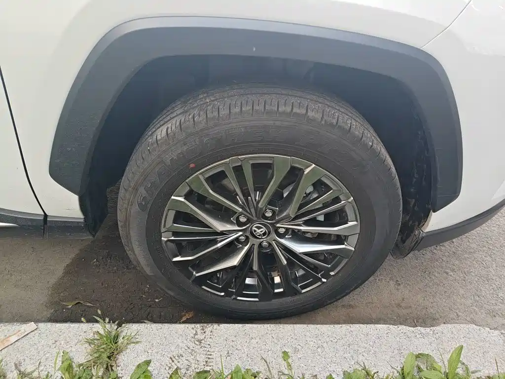 Toyota Wildlander — миниатюра 24