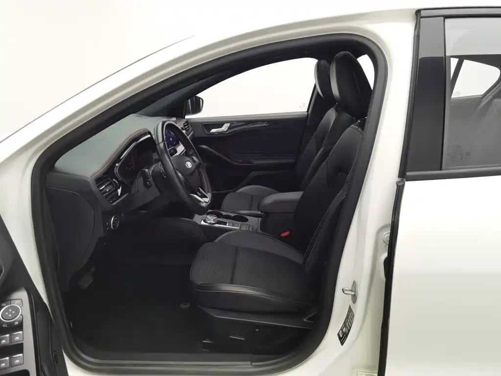Ford Focus — миниатюра 10