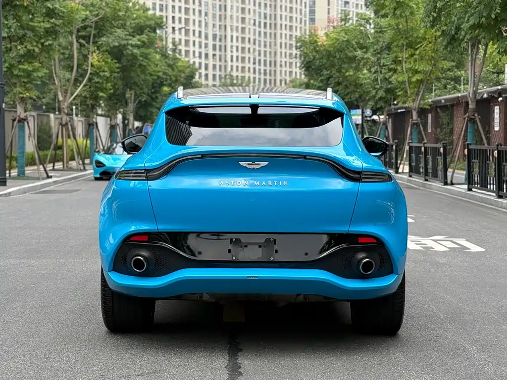 Aston Martin DBX — миниатюра 5