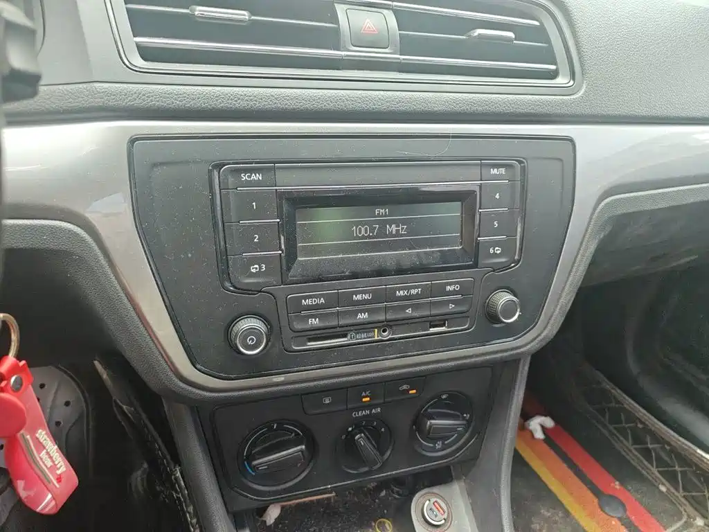 Volkswagen Lavida — миниатюра 9