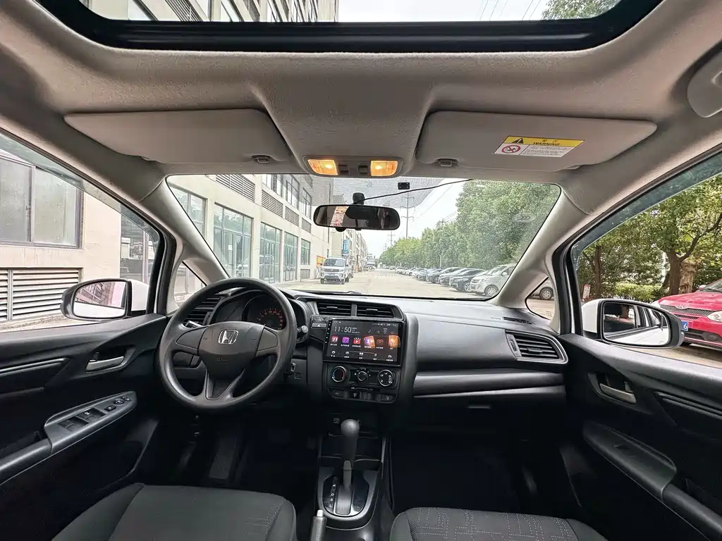 Honda Fit — миниатюра 6