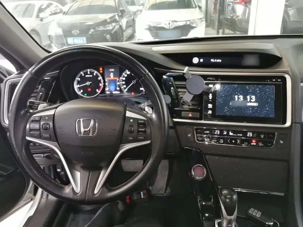 Honda Spirior 2015 2.4L Luxury