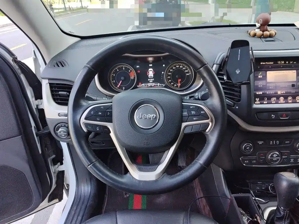 Jeep Cherokee — миниатюра 11