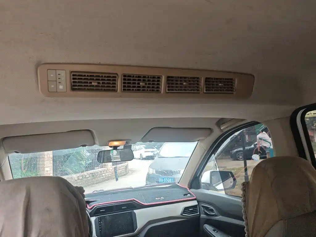 Wuling Hongguang — миниатюра 9