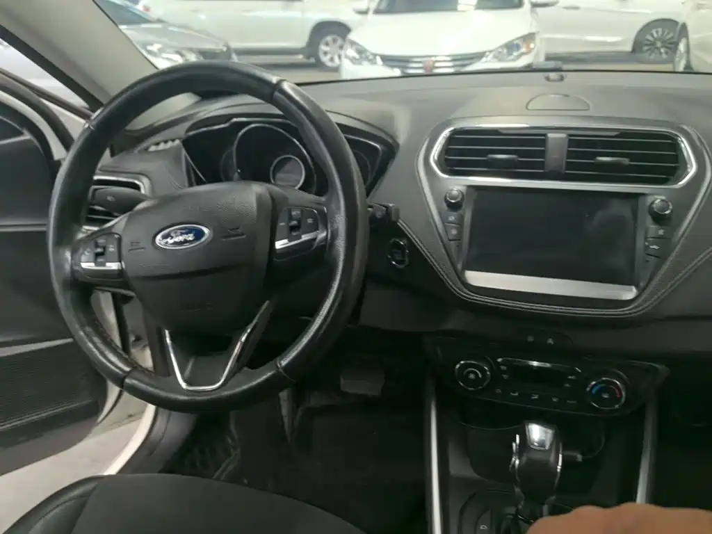 Ford Escort — миниатюра 10