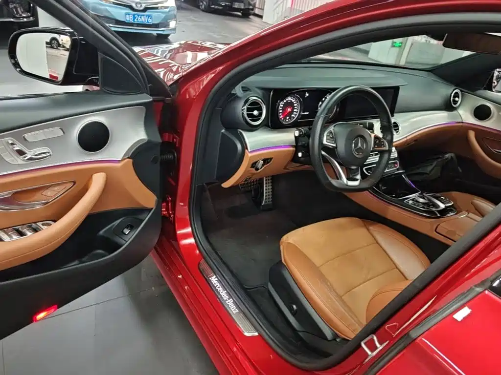 Mercedes-Benz E-Class — миниатюра 16