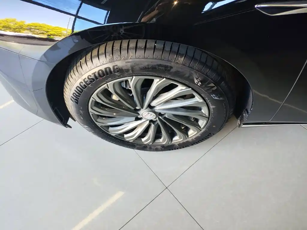 Buick LaCrosse — миниатюра 23