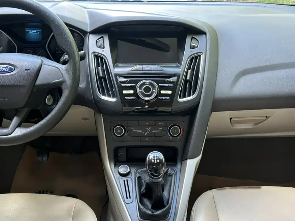 Ford Focus — миниатюра 11