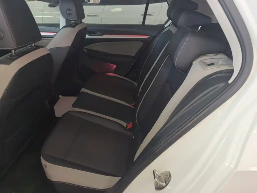 Volkswagen Golf — миниатюра 17