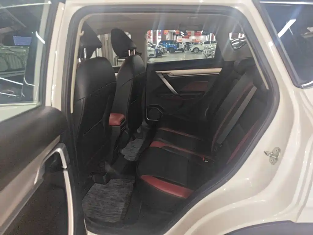 Geely Binyue — миниатюра 17