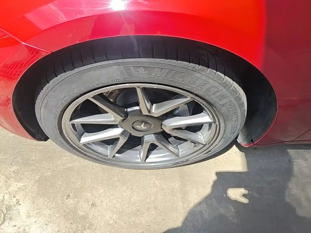 Tesla Model 3 — миниатюра 23