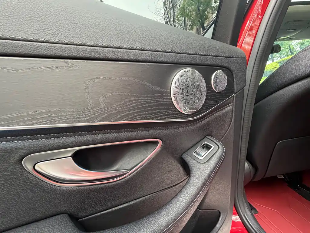 Mercedes-Benz C-Class — миниатюра 11