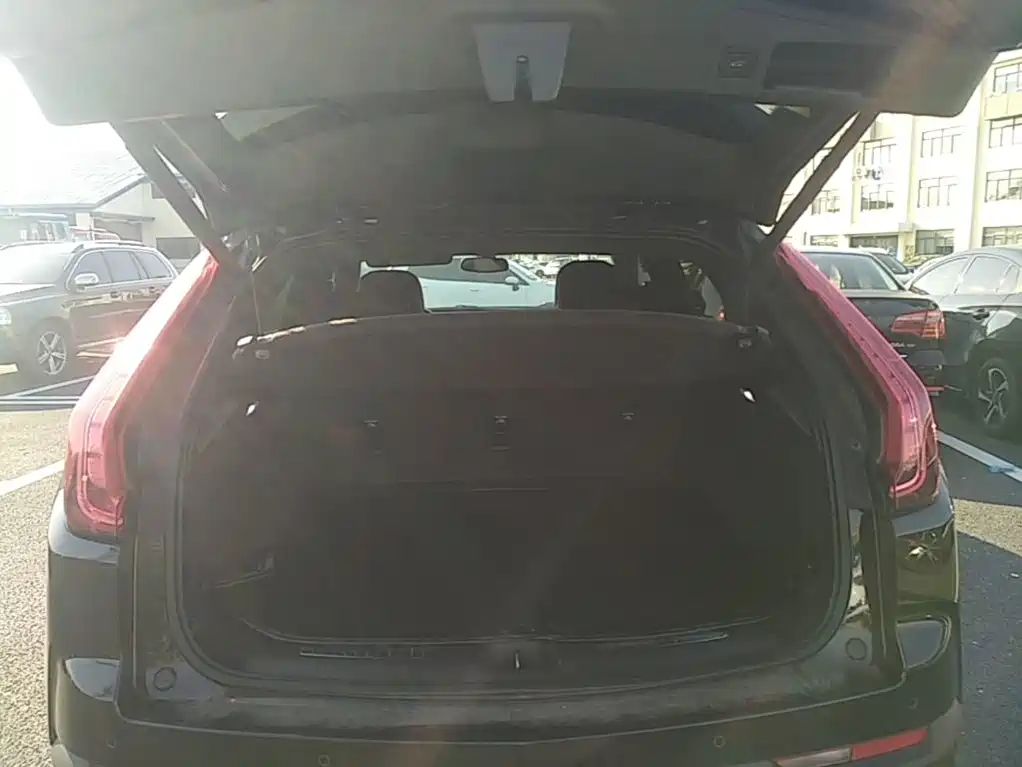Cadillac XT4 — миниатюра 19