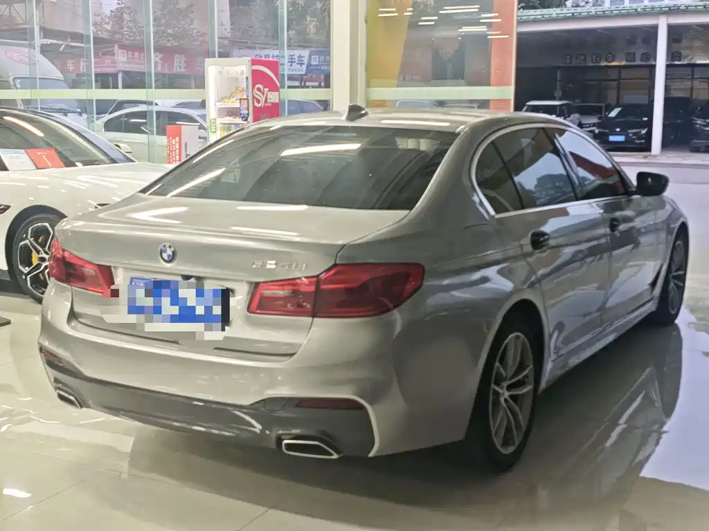BMW 5 Series — миниатюра 2