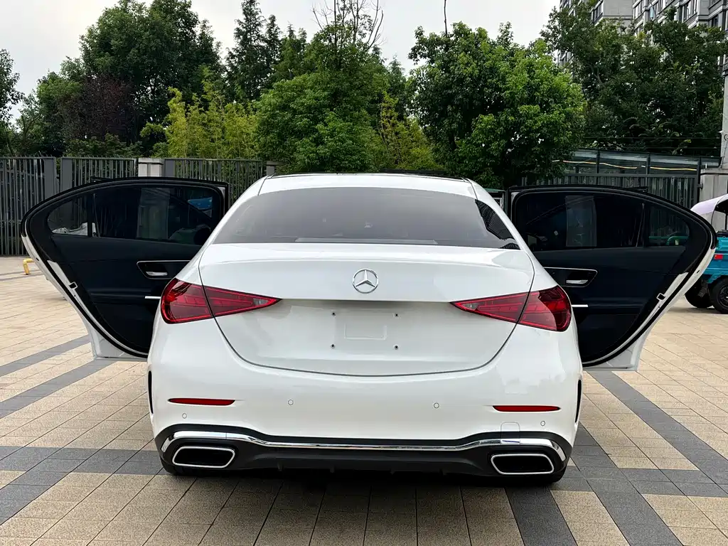 Mercedes-Benz C-Class — миниатюра 9