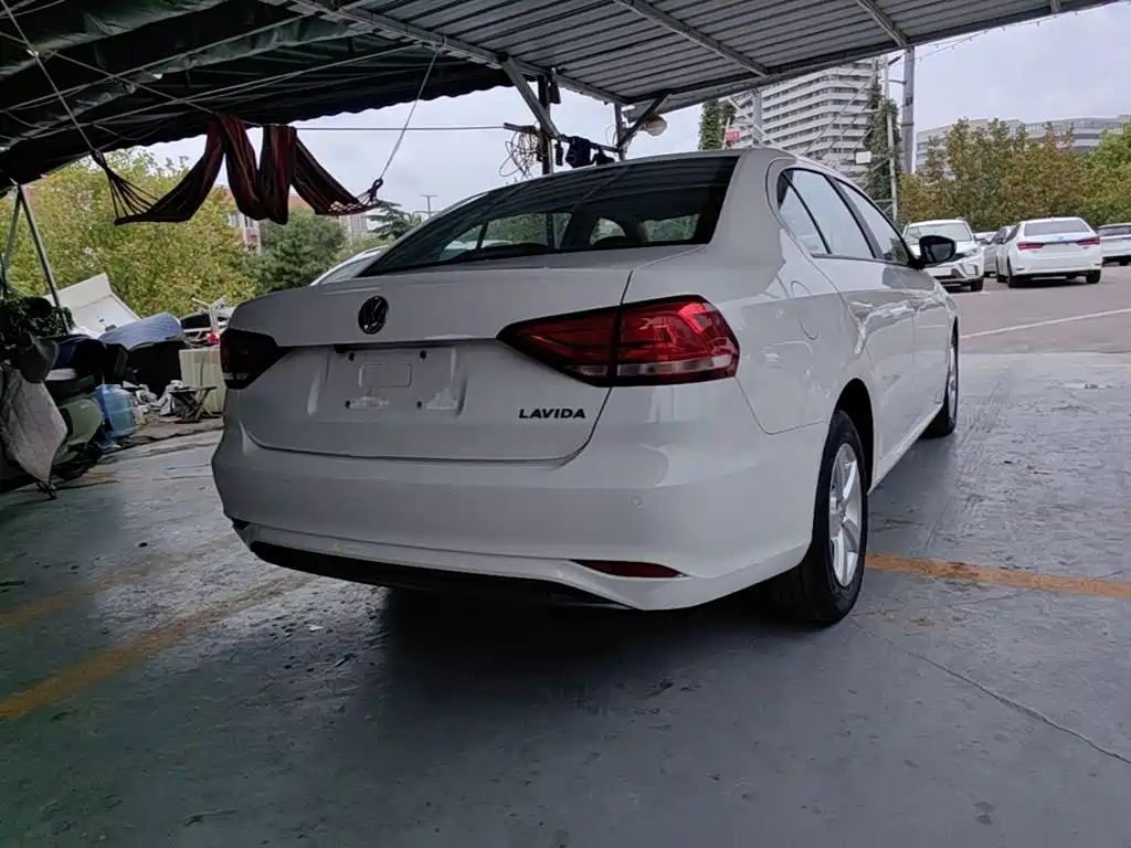 Volkswagen Lavida — миниатюра 7