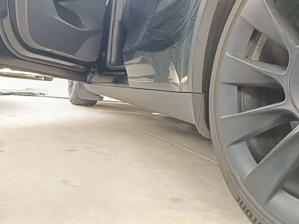 Tesla Model Y — миниатюра 22