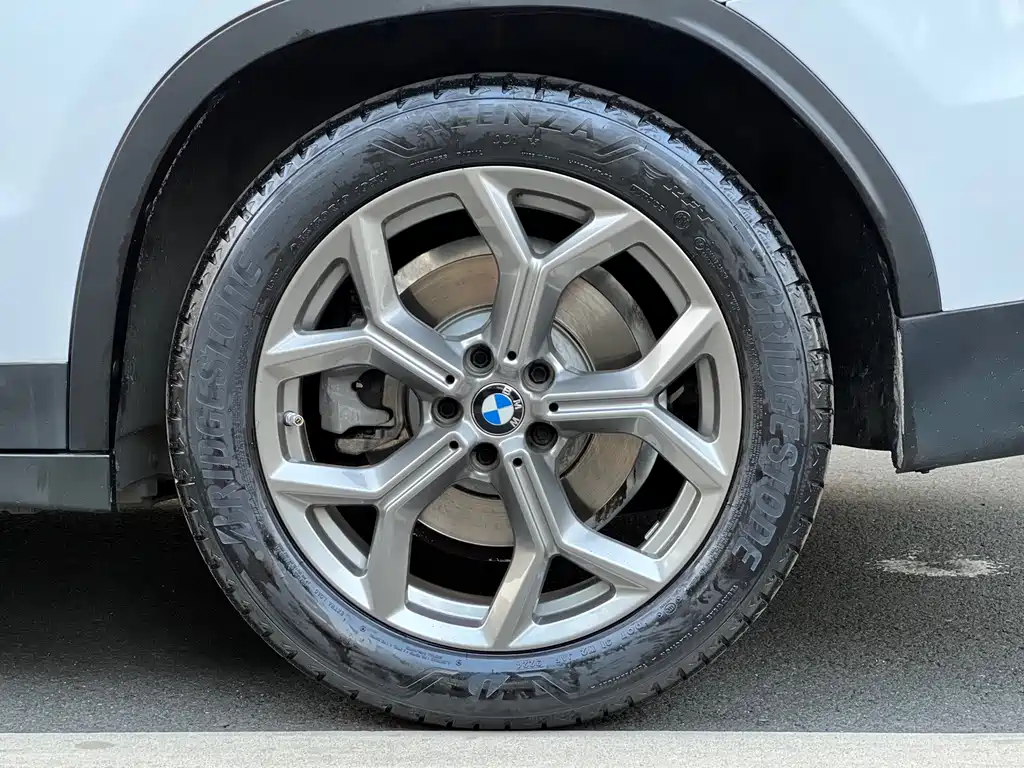 BMW X3 — миниатюра 9