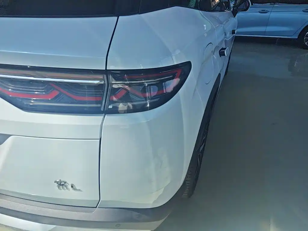BYD L DM-i — миниатюра 8