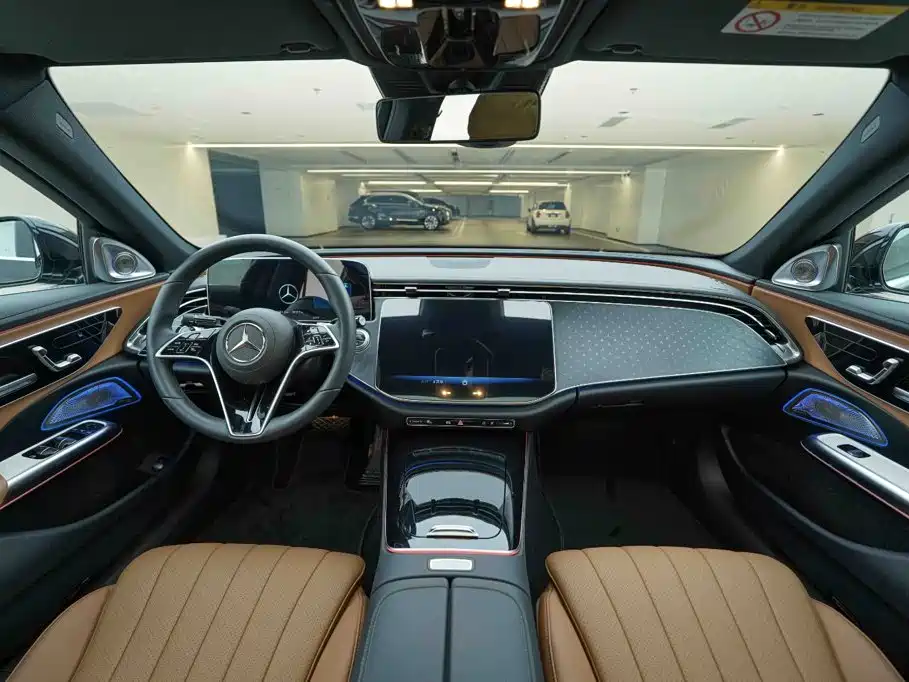 Mercedes-Benz E-Class — миниатюра 17